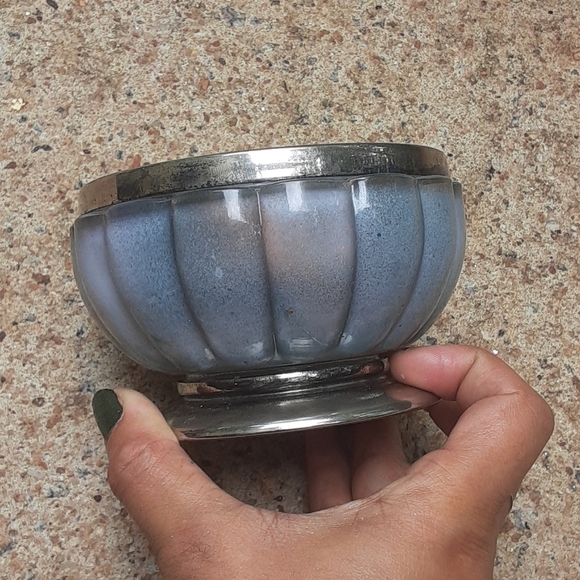 🦋🏵️🦋Hand Painted Antique Glass Candy Dish - Picture 6 of 7